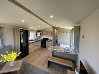 Lyons Robin Hood Deluxe Caravan - 5