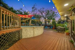 Pool, 4 Bedroom, 2 bath, Family Size Outdoor Space - 5