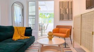 Later Gator - Pool - Canal - Wilton Drive - 0