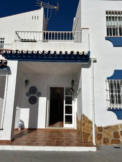 MALAGA,VILLA FAMARA,10 personas,CERCA DE LA PLAYA CON PISCINA,7 CAMAS,CAFE DE CORTESIA GRATIS - 1
