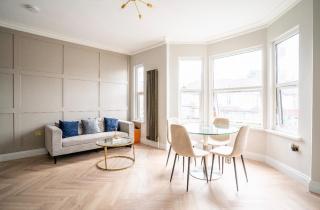 Newly Refurbished Modern Maisonette - 8