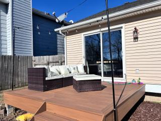 East Wichita: KingBeds w. Cinema & Park Views - 1