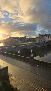 Modern 1 bedroom riverside apartment - 5