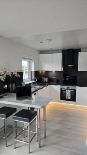 Modern 1 bedroom riverside apartment - 4