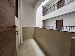 Central Candolim 1BHK Apartment Bright Living, TV & Kitchenette - 9
