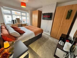 Lovely 1-Bed City Centre escape with Kitchen & Free Parking - 8