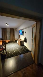 Parliament Boulevard Gem Class Comfort - 6