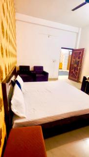 Lucknow FrameHouse - 1