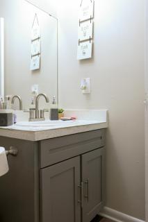 Bright 1BR Near UT 10 Min Downtown - 6