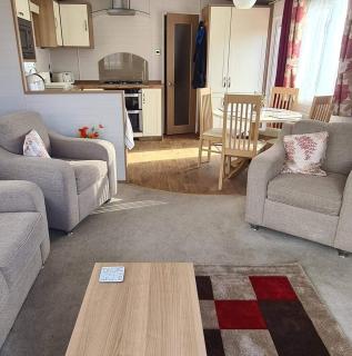 Carnaby Rosedale - 9