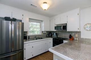 Beach Hut Cottage - 4