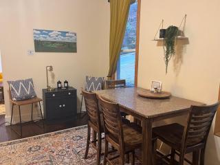 Relaxing Townhouse Downtown Dubuque - 8