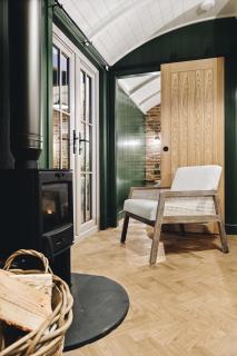 Nestledstays - The Oak - 9