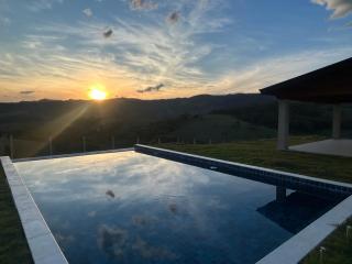 Refúgio na montanha com piscina em Extrema - 8