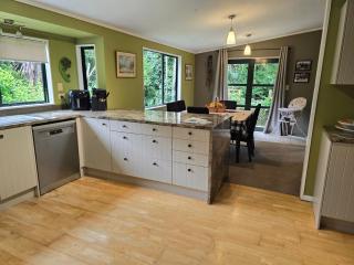 Peaceful Farm Stay in Auckland including pony rides for kids - 1