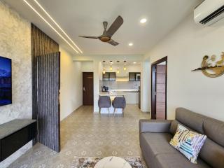 Ultra Luxe 2BHK Nature View Apartment with Pool & Kitchen - Ideal for Families and Groups - 3