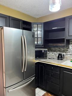 Modern Top Floor Suite - 6