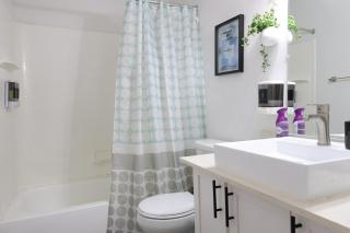 Comfy Central Walk to Zilker Downtown! - 1