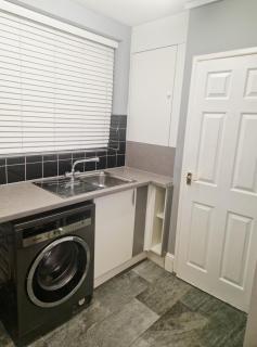 King Edward 3 bed house ideal for contractors - 9