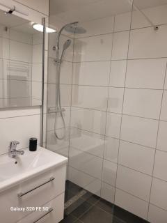 Modern apartments! Move in & feel good! - 3