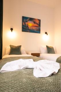 Luxe Eco Retreat - Your Stylish Newcastle Sanctuary - 6