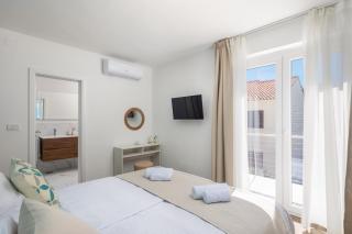 Luxury Villa Mila for 8 Persons, Free Parking, 800 m from center of Supetar - 4