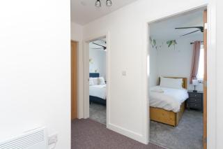 Holiday Home with Hot Tub - 7