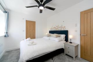 Holiday Home with Hot Tub - 1