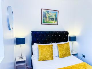 Elegant 1 bed flat, Sleeps 4, Free parking, Pet friendly, Pudsey, Leeds - 2