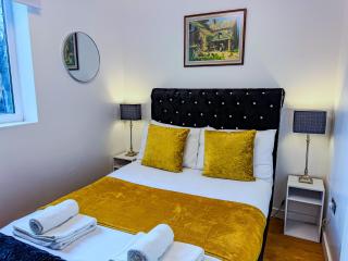 Elegant 1 bed flat, Sleeps 4, Free parking, Pet friendly, Pudsey, Leeds - 4