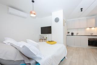 Studio Apartment "Dida" with Free Private Parking - 1