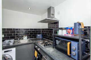 Modern Cozy Flat 6 mins to City Parking & WiFi - 3