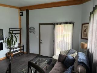 Pine Marten Wilderness Cabin - 6