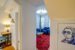 Cap Hill Row 2 Bedrooms, Walk to Sights, Parking - 7