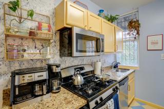 Cap Hill Row 2 Bedrooms, Walk to Sights, Parking - 5