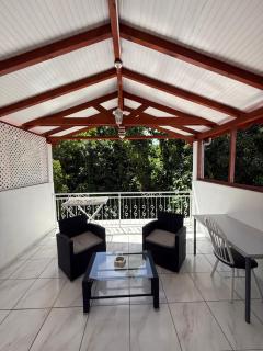 Villa Nanou , Haut de villa calme et petite vue sur Mer - 3