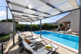 Beautiful Holiday Home "Villa Luka" - 0