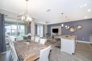 4964RS TOWNHOUSE 4 BEDROOMS & 3 BATHROOMS + POOL - 0