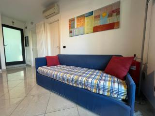 Palm Grove House - 4