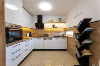 Beautiful Holiday Home "Villa Luka" - 4