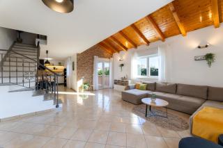 Beautiful Holiday Home "Villa Luka" - 2