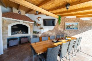 Beautiful Holiday Home "Villa Luka" - 6