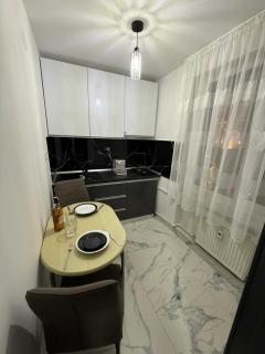 City Hall Deluxe Studio - 8