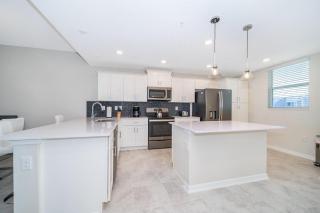 3131-305RA STOREY LAKE, CONDO 2/2 LAKE VIEW - 1