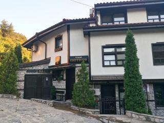 Petkov Family Hotel - 2