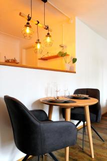 Charming Old Town Apartment - Central and Cozy - 8