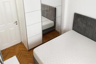 White Lounge Haustor - 5