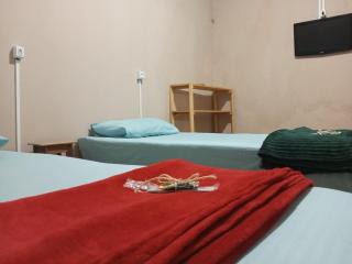 Haja Luz Casa Pousada 3 no Centro de Itaqua - 5