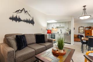 The Maple Ski-in Ski-out 1 Bed with Hot Tub and Pool - 3