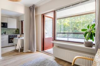 Stylish marine studio, balcony, parking in Lauttasaari - 6